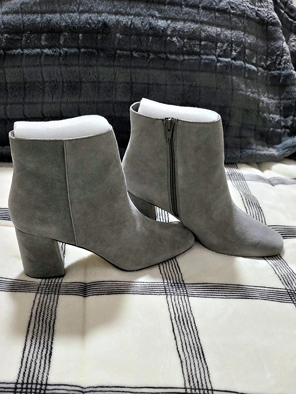 Bella Vita Wilma Grey Heeled Ankle Boots New Without Box